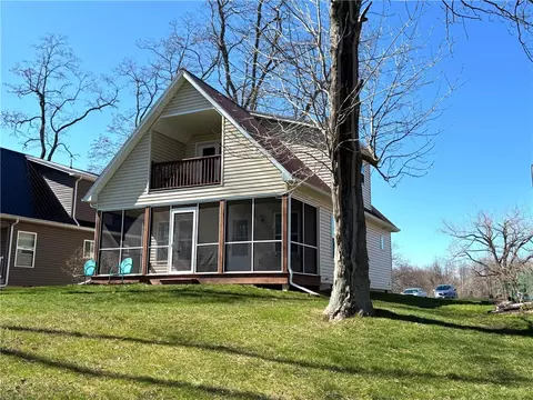 236 Danielle Ln, Kendall, NY 14476