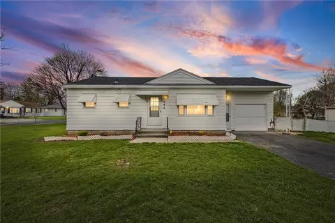 292 Knapp Ave, Irondequoit, NY 14609