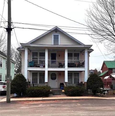 2 8th St, Oneonta, NY 13820