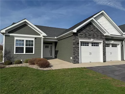5169 Laurel Oak Way, Batavia, NY 14020