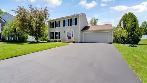 3217 Blue Spruce Dr, Macedon, NY 14502