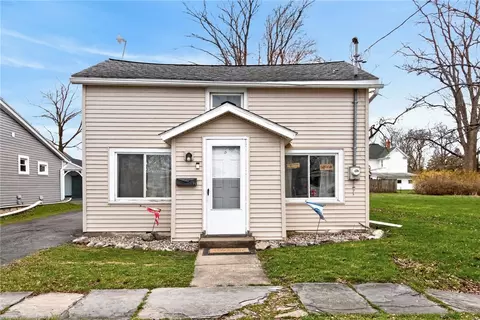 71 Mynderse St, Seneca Falls, NY 13148