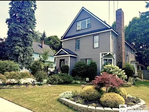 13 Babcock Ave, Hanover, NY 14136