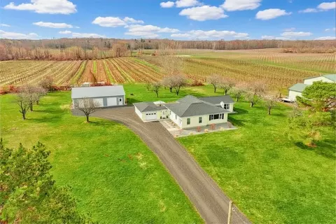 1056 Lake Rd, Ontario, NY 14519