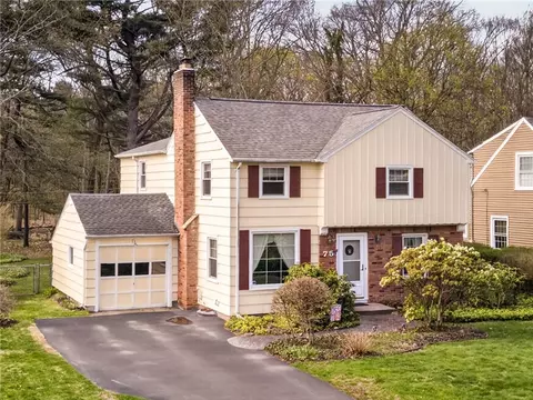 75 Park Ln, Rochester, NY 14625