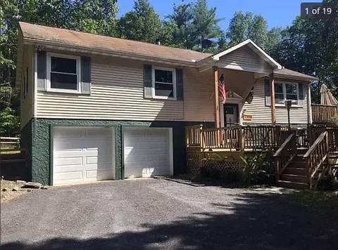 35 Deerhaven Ln, Saugerties, NY 12477