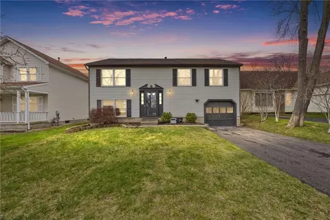 7 Shadbush, West Henrietta, NY 14586