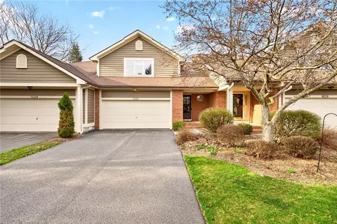 1024 Hillsboro Cove Cir, Webster, NY 14580