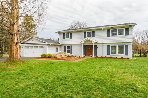 7 Falconbridge Dr, Pittsford, NY 14534