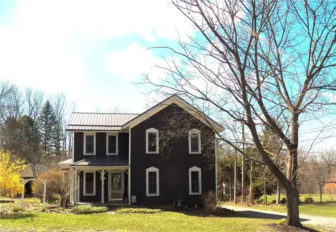 13 Michigan St, Bloomfield, NY 14469