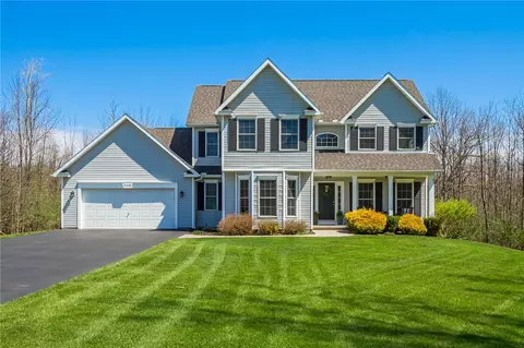 5100 Laura Ln, Canandaigua, NY 14424