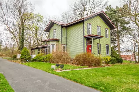 4227 State Route 5 And 20, Hopewell, NY 14424
