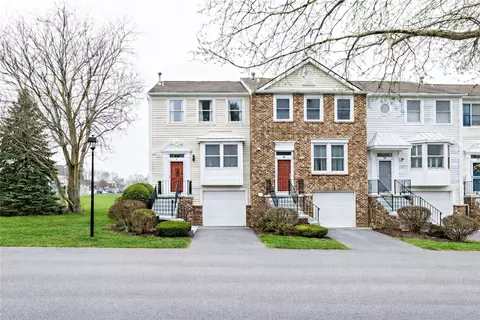 105 Jordache Ln, Ogden, NY 14559