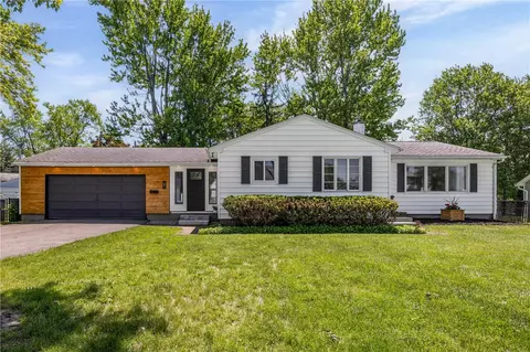 12 West Pkwy, Victor, NY 14564