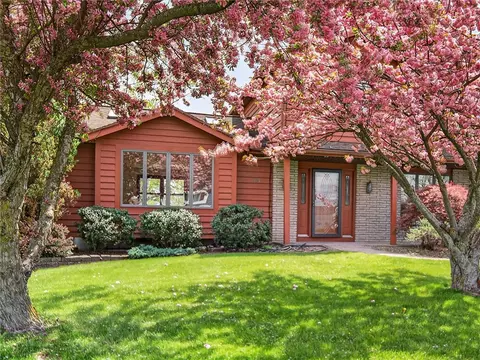 51 Clearwater Cir, Greece, NY 14612