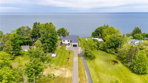 2501 Lake Rd, Ontario, NY 14519