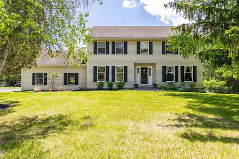 373 Parrish Rd, Honeoye Falls, NY 14472