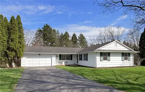 91 Skyview Ln, Rochester, NY 14625