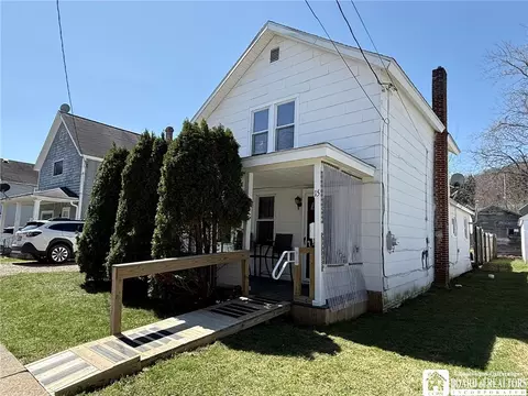 15 Fairbanks Ave, Bradford, PA 16701
