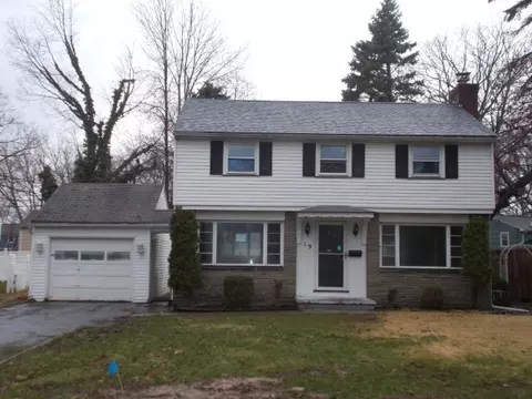 19 Fairview Ct, Greece, NY 14612