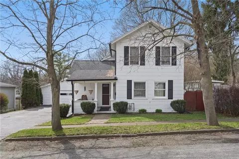 69 Hopkins St, Mount Morris, NY 14510