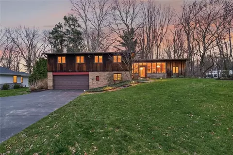 40 N Country Club Dr, Rochester, NY 14618