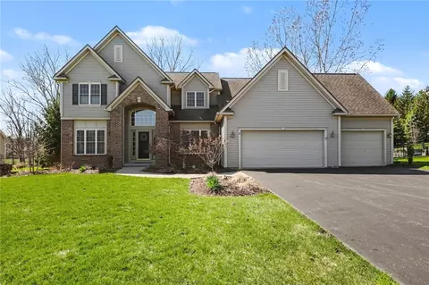 6 Captiva Xing, Perinton, NY 14450