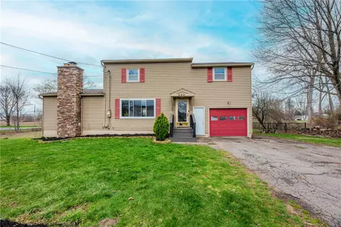 896 Plank Rd, Penfield, NY 14526