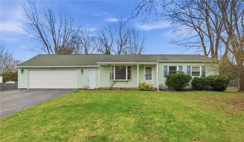 200 Mystic Ln, Rochester, NY 14623