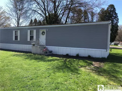 37 Brookside Estates Dr, Ellicott, NY 14701