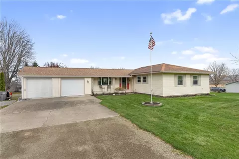 9915 Rowe Rd, Ossian, NY 14437