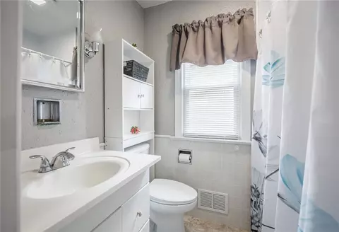 Bath - 189 Cinnabar Rd, Irondequoit, NY 14617 photo 1 of 3
