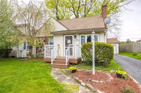 Exterior - 189 Cinnabar Rd, Irondequoit, NY 14617 photo 3 of 11