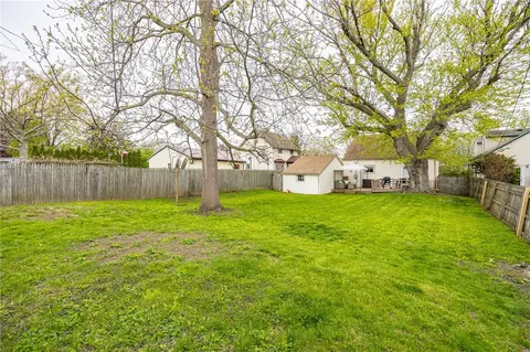 Exterior - 189 Cinnabar Rd, Irondequoit, NY 14617 photo 9 of 11