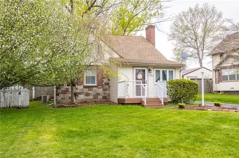 Exterior - 189 Cinnabar Rd, Irondequoit, NY 14617 photo 2 of 11