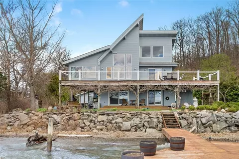 10679 E Lake Rd, Urbana, NY 14840