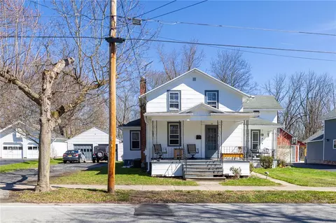31 Maplewood Ave, Honeoye Falls, NY 14472