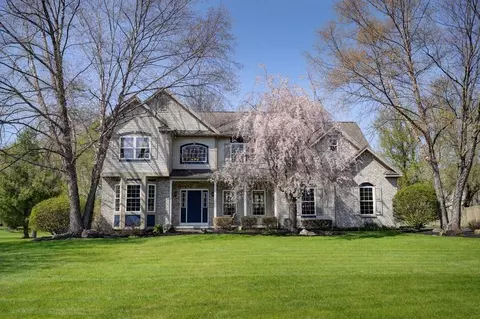 4 Splendor Wood Dr, Penfield, NY 14526