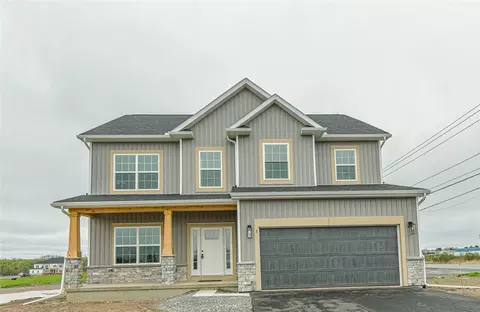 3 Mcfarren Ter, Riga, NY 14428