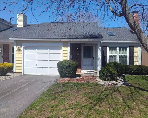 57 Old Stone Ln, Greece, NY 14615