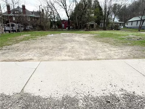 22 E Corydon St, Bradford City, PA 16701