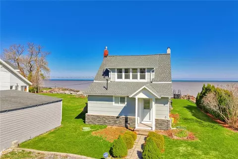 190 Ferguson Dr, Parma, NY 14468