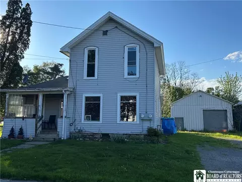 36 Pearl St, Hanover, NY 14062