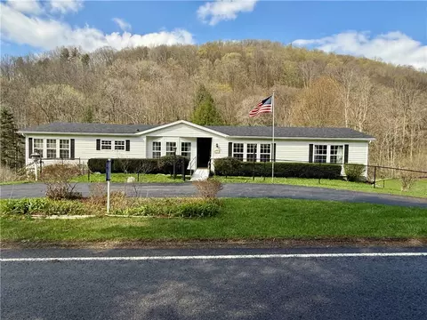 881 Bolivar Dr, Bradford, PA 16701