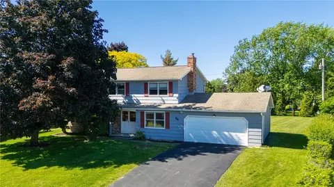 64 Grandview Dr, Perinton, NY 14450