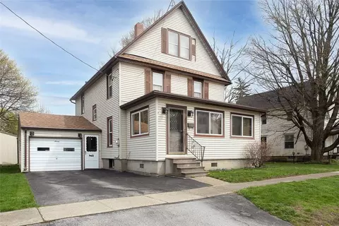 7 Genesee St E, Perry, NY 14530