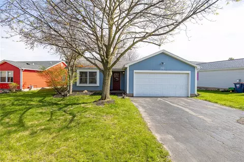 20 Tall Tree Dr, Penfield, NY 14526