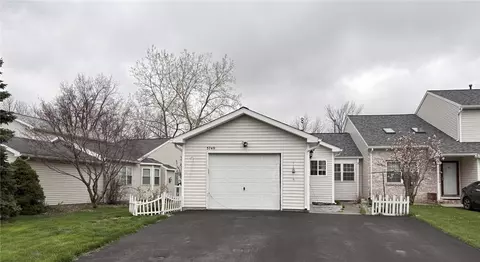 5740 Running Brook Rd, Farmington, NY 14425
