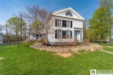 62 N Portage St, Westfield, NY 14787