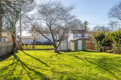 Exterior - 119 Walzer Rd, Irondequoit, NY 14622 photo 6 of 7